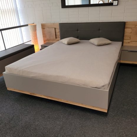 f7e36041-fbdb-433a-8659-48dc0194a7f8